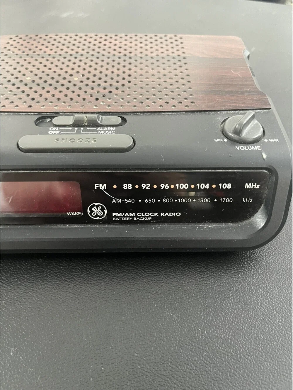 GE General Electric 7-4613D AM/FM Digital Clock Radio Woodgrain Vintage Works